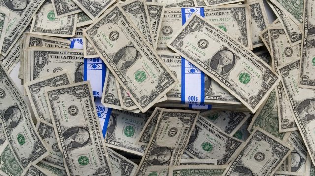 Viele 1 US-Dollar Noten auf einem Haufen