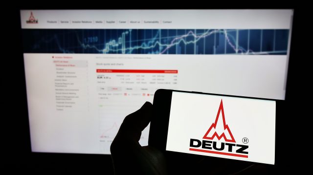Mobiltelefon mit dem Logo von Deutz