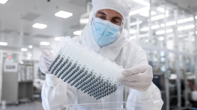 Verpackungen von Schott bewahren Impfstoffe und Medikamente sicher auf