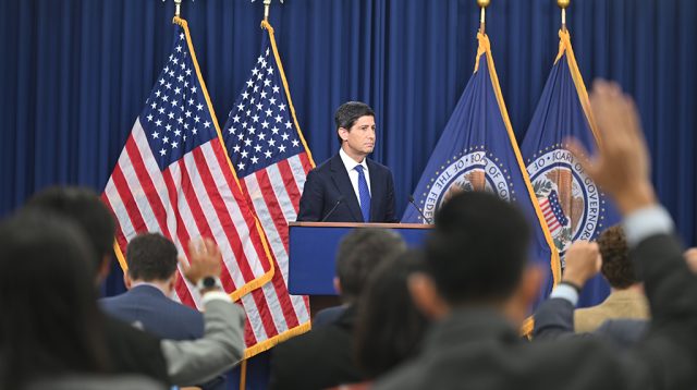 Fed-Chairman Kevin Warsh auf der Pressekonferenz nach dem FOMC-Meeting