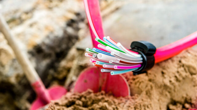 Die Deutsche Telekom treibt den Glasfaser-Netzausbau voran.