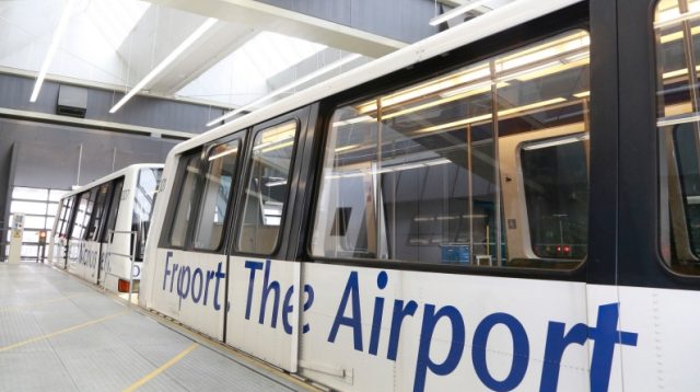 Fraport-Bahn am Frankfurter Flughafen