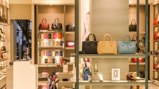 Luxusartikel in einer Boutique - LVMH ist immer dabei