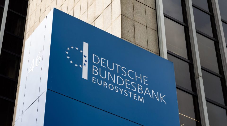 Das Schild der Deutschen Bundesbank in Frankfurt