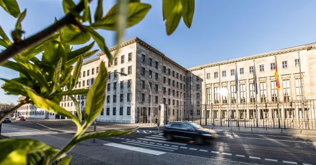 Das Bundesfinanzministerium unter Lars Klingbeil (SPD) hat den Entwurf für das Altersvorsorgedepot ausgearbeitet.