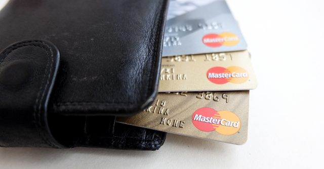 Verschiedene Kreditkarten von MasterCard in einem Portemonnaie