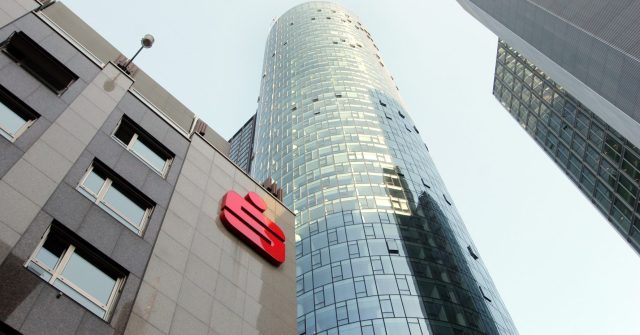 Mit einem Dispozinssatz von 14,7% für gängige Kontomodelle ist die Frankfurter Sparkasse eher teuer.