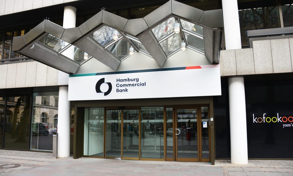 Eingang der Hamburg Commercial Bank (HCOB)