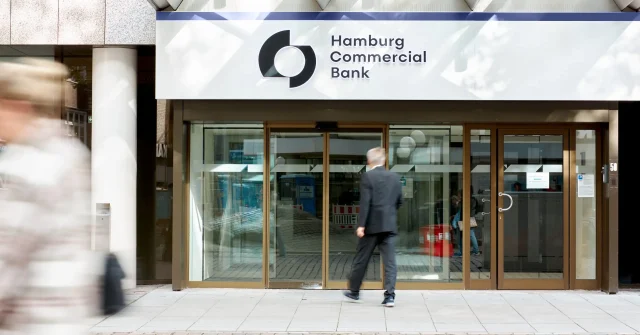 Eingang des HCOB Gebäudes