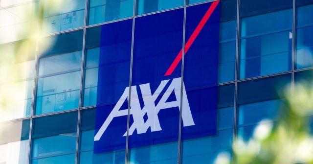 AXA Logo in Nanterre, Frankreich