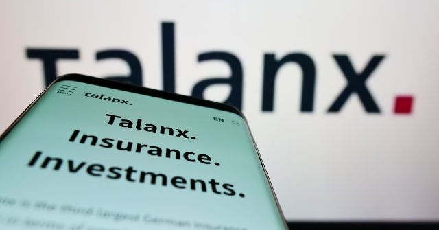 Talanx Logo auf Bildschirmen