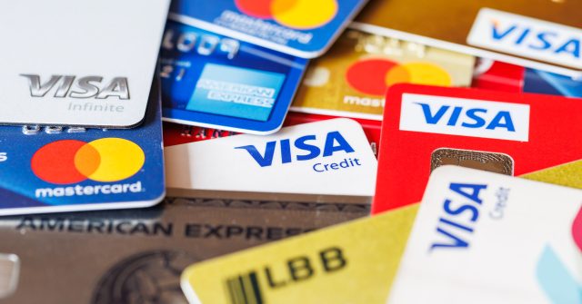 Verschiedene Kreditkarten von Visa, Mastercard und American Express