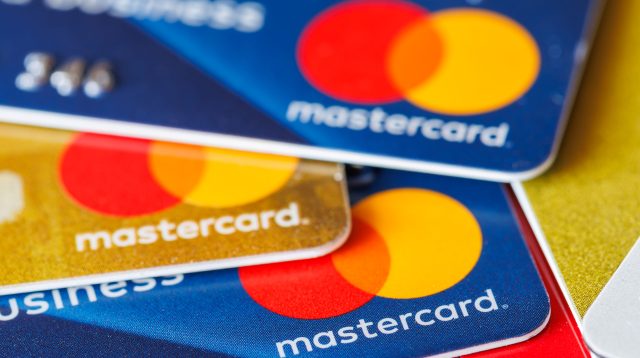 Verschiedene Kreditkarten von Mastercard