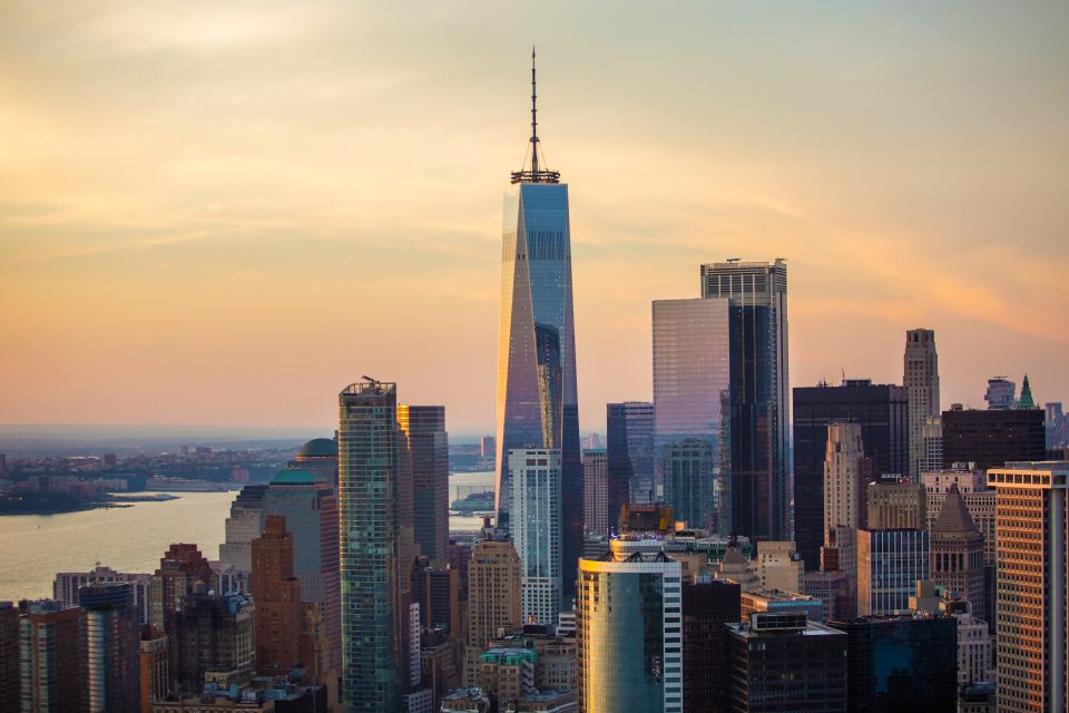 Blick auf Lower Manhattan und die Skyline des Financial District
