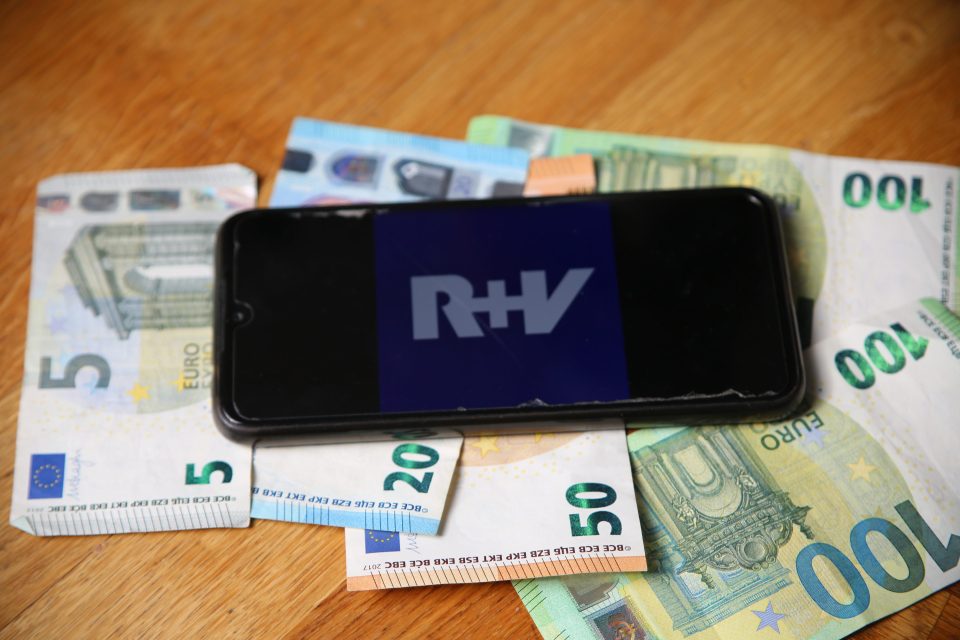 R+V Versicherungen Logo