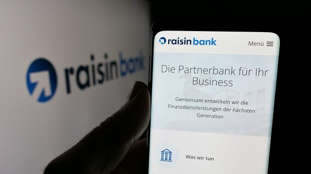 Raisin Logo