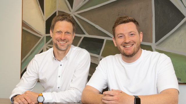 Marco Dietzen, Head of Business Development bei Hauck & Aufhäuser Fund Services Group und Chris Püllen, CEO und Mitgründer von NaroIQ