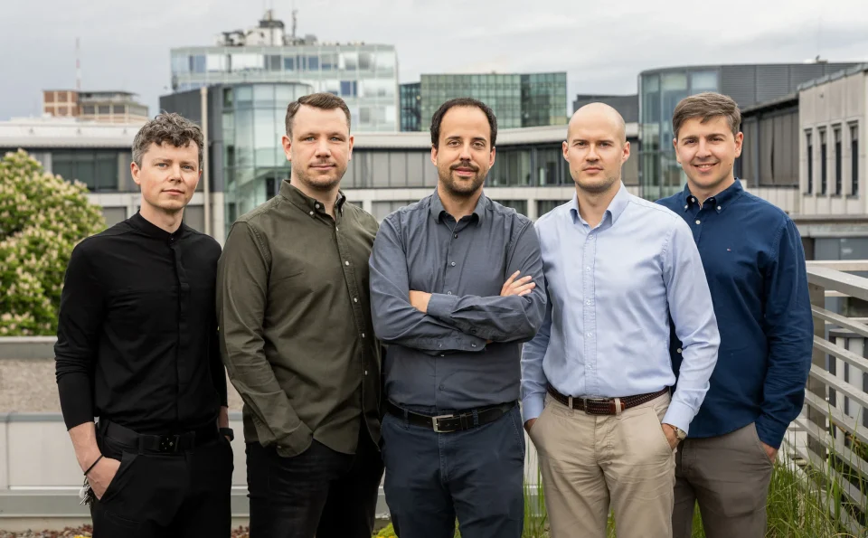 Das Führungsteam von Tangany von links nach rechts: Chief Technology Officer Alexey Utin, Chief Product Officer Marcel Nellesen, Chief Executive Officer Martin Kreitmair, Chief Financial Officer Heinrich Polke und Chief Compliance Officer Christopher Zapf.
