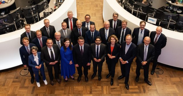 Boris Rhein und Kaweh Mansoori mit Finanzplatzkabinett