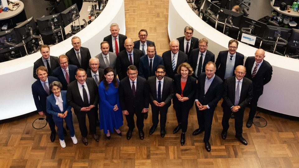 Boris Rhein und Kaweh Mansoori mit Finanzplatzkabinett