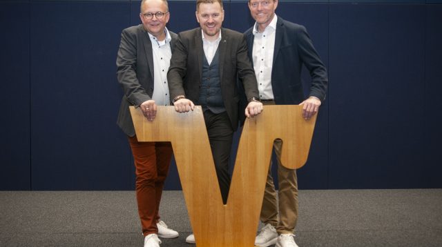 Die Spitze der Interessengemeinschaft kleiner und mittlerer Genossenschaftsbanken: Bundessprecher Hendrik Freund (Mitte) und die Stellvertreter Jörg Porsche (links) und Markus Urban (rechts).