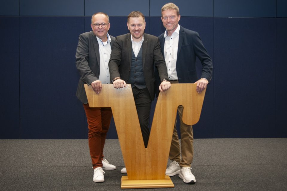 Die Spitze der Interessengemeinschaft kleiner und mittlerer Genossenschaftsbanken: Bundessprecher Hendrik Freund (Mitte) und die Stellvertreter Jörg Porsche (links) und Markus Urban (rechts).