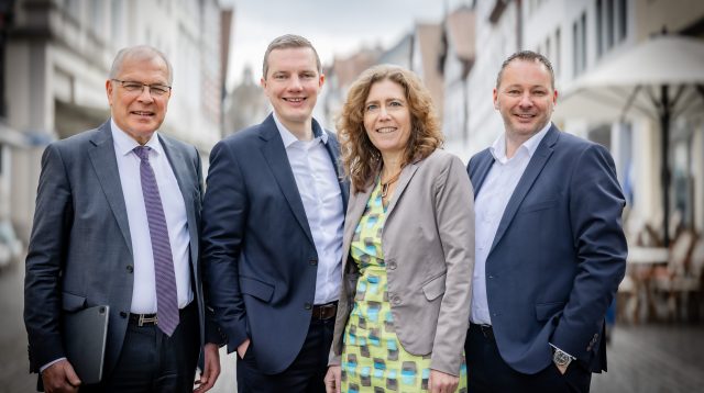 Vorstandsteam der Volksbank in Schaumburg und Nienburg: Joachim Schorling, Christian Weiß, Anja Bracht und Markus Strahler (von links).