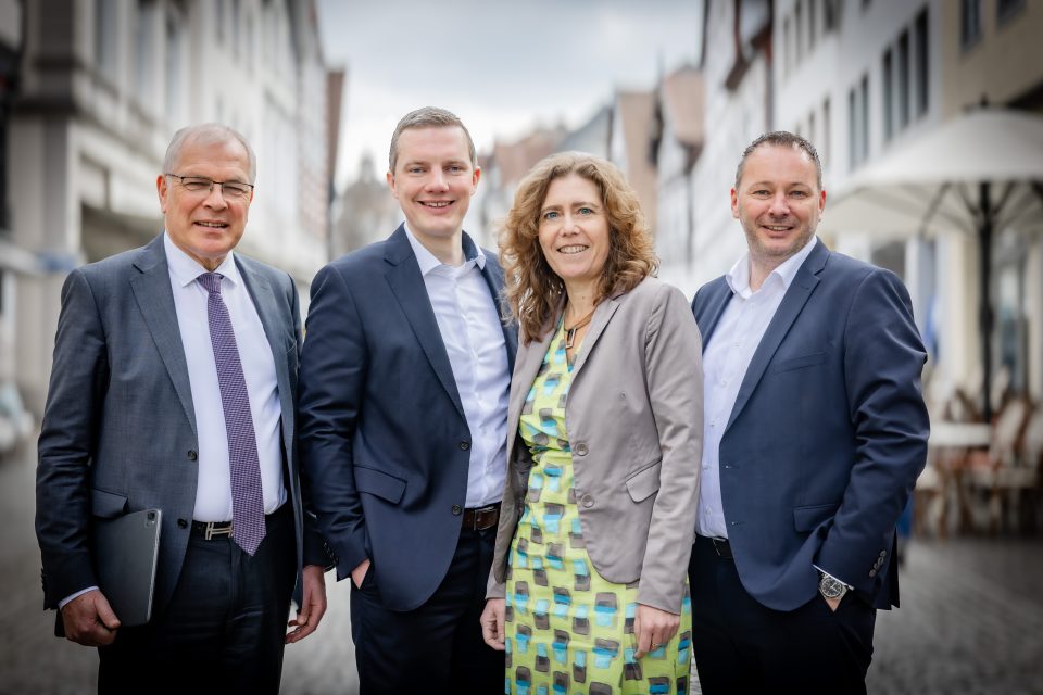 Vorstandsteam der Volksbank in Schaumburg und Nienburg: Joachim Schorling, Christian Weiß, Anja Bracht und Markus Strahler (von links).