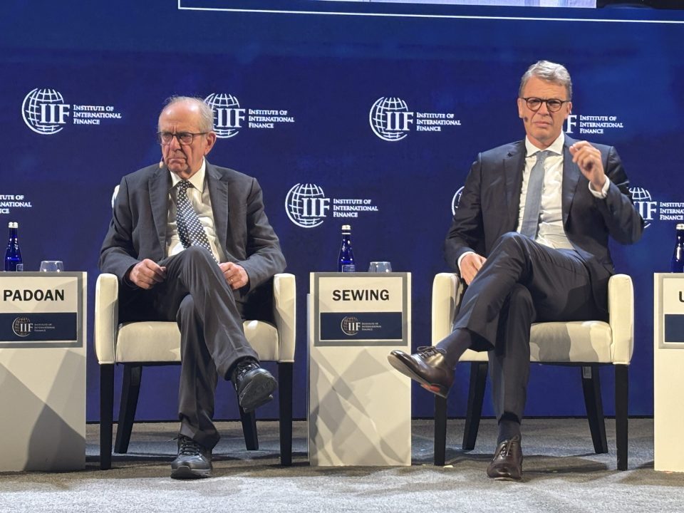 Unicredit-Verwaltungsratschef Pier Carlo Padoan und Deutsche Bank-Chef Christian Sewing beim IIF in Washington