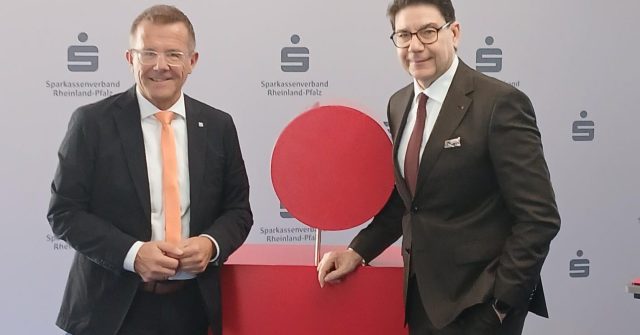 Gereon Haumann, Präsident des DEHOGA Rheinland-Pfalz (li.) und Thomas Hirsch, Präsident des Sparkassenverbands Rheinland-Pfalz