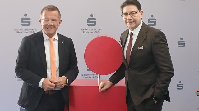 Gereon Haumann, Präsident des DEHOGA Rheinland-Pfalz (li.) und Thomas Hirsch, Präsident des Sparkassenverbands Rheinland-Pfalz