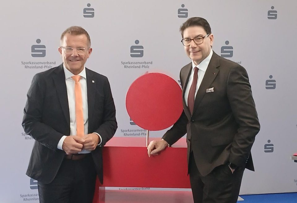 Gereon Haumann, Präsident des DEHOGA Rheinland-Pfalz (li.) und Thomas Hirsch, Präsident des Sparkassenverbands Rheinland-Pfalz