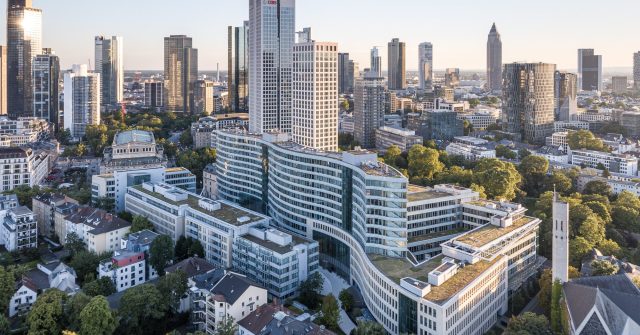 Die Welle: Wellenförmiges Bürogebäude in Frankfurt und zukünftiger Sitz des Fondsverbands BVI