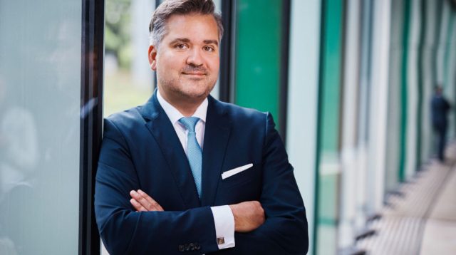 Tim Armbruster, Treasurer der KfW