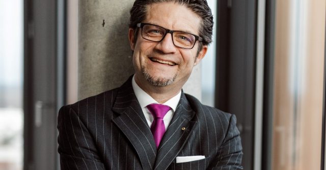 Carsten Ueberschär rückt in den Vorstand der Volksbank Brawo