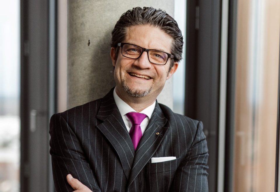 Carsten Ueberschär rückt in den Vorstand der Volksbank Brawo