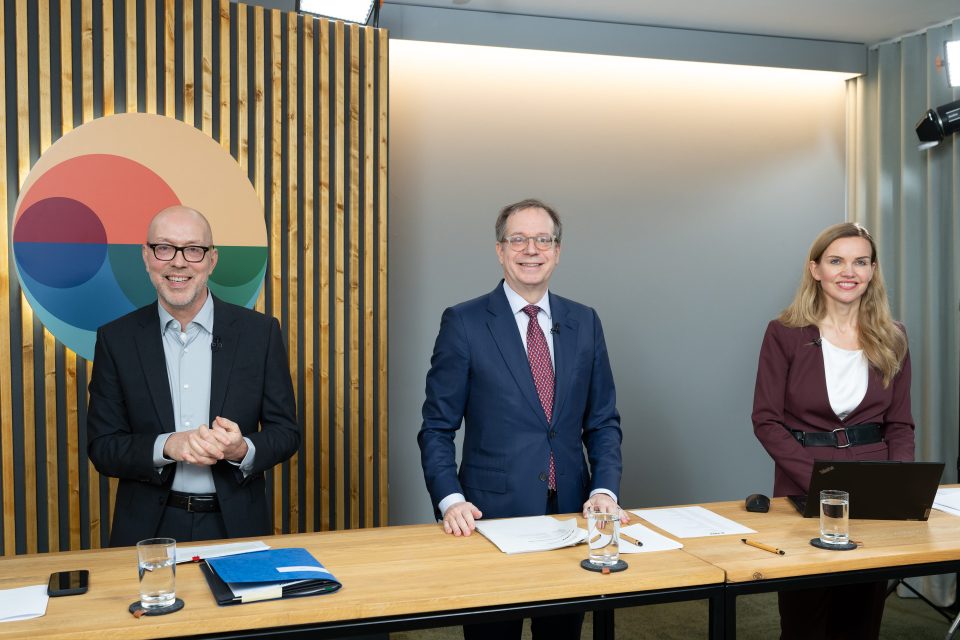 GDV-Hauptgeschäftsführer Jörg Asmussen (li.), GDV-Präsident Norbert Rollinger und Daniela Werner, Leiterin GDV-Kommunikation.