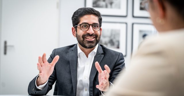 Hessens Wirtschaftsminister Kaweh Mansoori