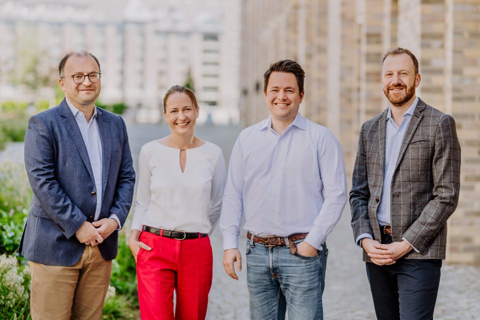 Der Raisin-Vorstand (v.l.n.r.): Firmenchef Tamaz Georgadze, Kundenvorständin Katharina Lüth, COO Michael Stephan und Finanzvorstand Frank Freund