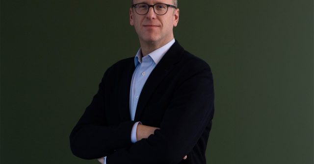 Oliver Pfeil, der Vorstandsvorsitzende der Ökoworld AG, gibt sich trotz des Gewinneinbruchs optimistisch.