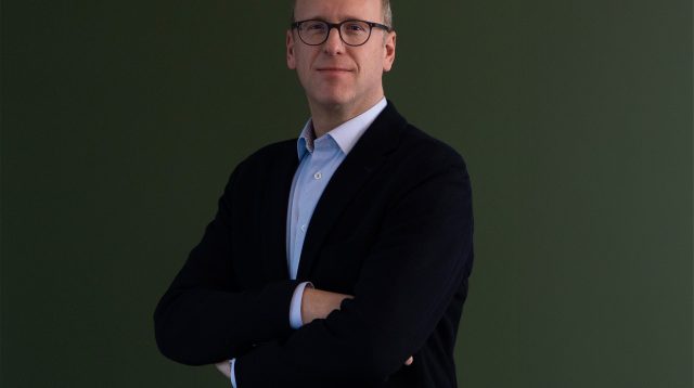 Oliver Pfeil, der Vorstandsvorsitzende der Ökoworld AG, gibt sich trotz des Gewinneinbruchs optimistisch.