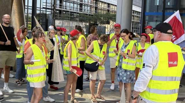 Streik von Sparda-Mitarbeitern in Stuttgart