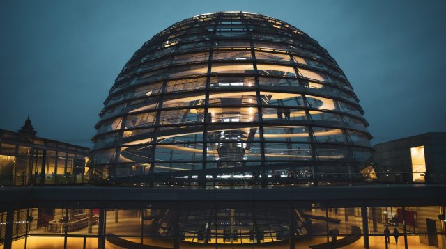 Bundestag, Geburtsort der neuen Vorsorge.