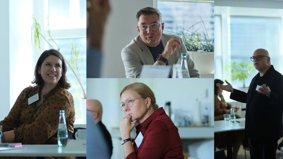 Im PLATOW Dialog: KPMG-Rechtsexpertin Kathrin Brügger (links), Finanz-Informatik-Vizechef Detlev Klage (oben), DKB-Risikovorständin Christina Trink (unten), Steffen P. Walz, Mitgründer von Dirigent Intelligence (rechts)