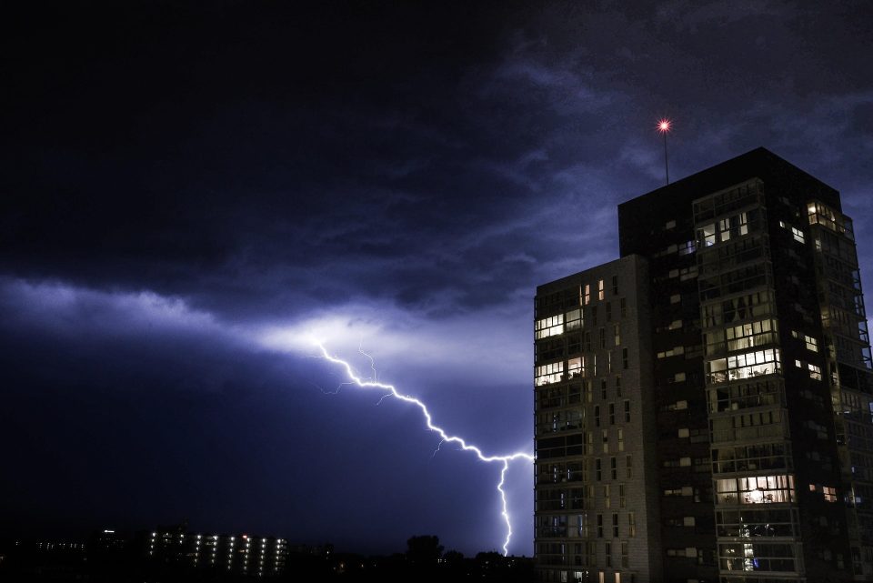 clickerhappy-thunder-1645378_1920