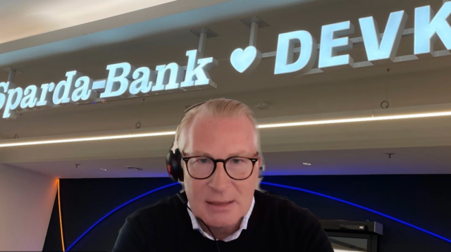 Florian Hagemann, Leiter Bankenvertrieb der DEVK, im Online-Interview.