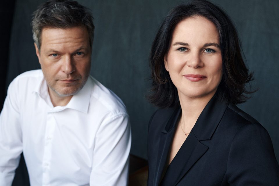Die Co-Parteichefs der Grünen Annalena Baerbock und Robert Habeck (v. r. n. l.)